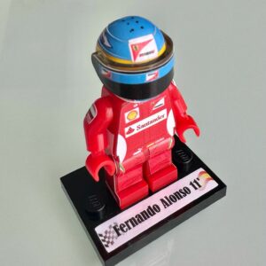 Fernando Alonso 2011 Ferrari F1 formula 1 F1 grand prix pilota figura driver Super suit and super helmet in minifigure from the Max Verstappen store collection.