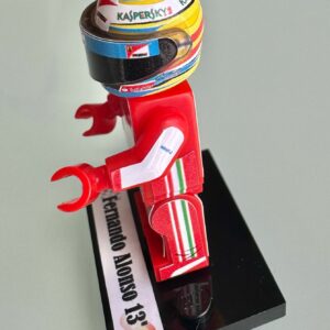 Fernando Alonso 2013 Ferrari F1 formula 1 F1 grand prix pilota figura driver Super suit and super helmet in minifigure from the Max Verstappen store collection.